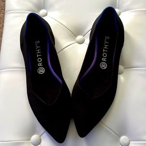 Black pointed toed Rothy’s